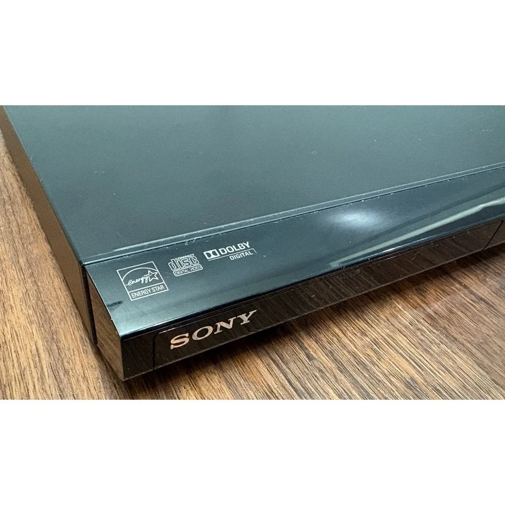 Sony DVP-SR210P DVD Player with Progressive Scan NO REMOTE TESTED AND‎ WORKING